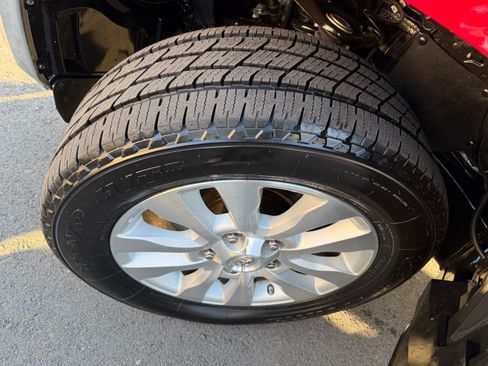 Used 2017 Toyota Tundra SR5 image 21