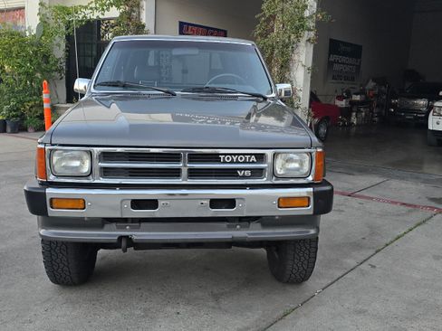Used 1988 Toyota Pickup Deluxe image 14