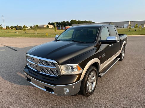 Used 2014 RAM 1500 Laramie image 2
