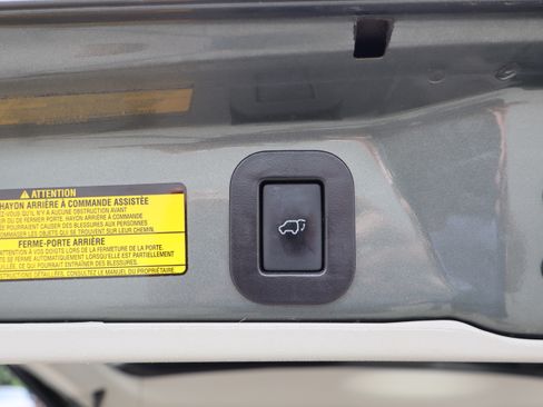 Used 2013 Toyota Sienna XLE Minivan FWD image 34