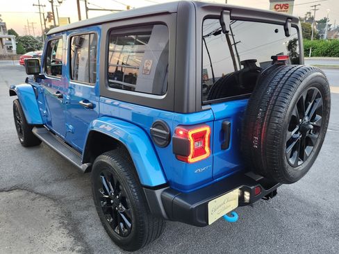 Used 2023 Jeep Wrangler 4WD Unlimited Sahara 4xe image 9