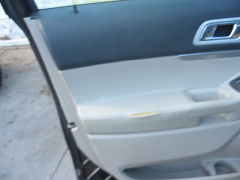 Used 2013 Ford Explorer XLT image 8