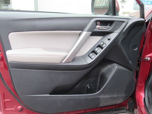 Used 2014 Subaru Forester 2.5i Limited image 12