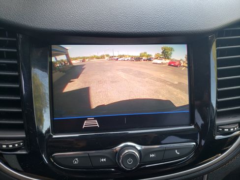 Used 2020 Chevrolet Trax LT image 18