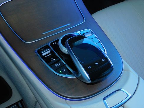 Used 2018 Mercedes-Benz E 300 image 28