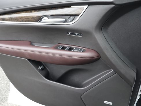 Used 2020 Cadillac XT6 Premium Luxury image 21