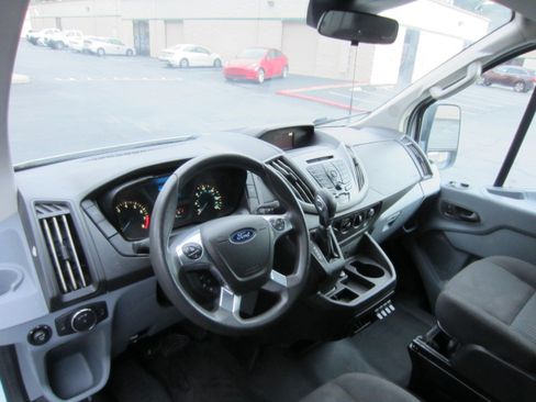 Used 2018 Ford Transit 150 XLT image 9