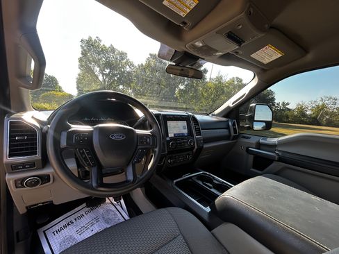 Used 2022 Ford F250 4x4 Crew Cab Super Duty image 15