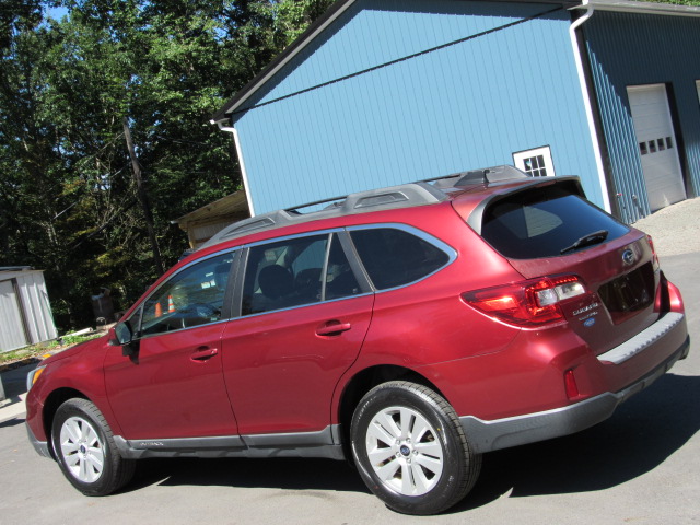 Used 2016 Subaru Outback 2.5i Premium AWD/4WD image 6