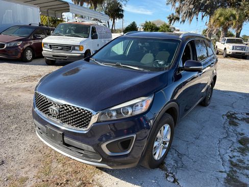 Used 2016 Kia Sorento LX image 1