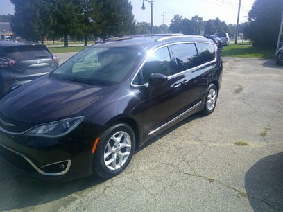 Used 2017 Chrysler Pacifica Touring-L Plus