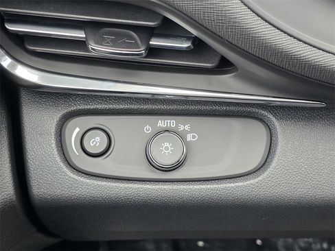 New 2026 Buick Envista Preferred image 15