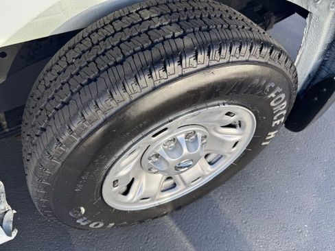 Used 2017 Nissan NV 2500 SV image 24