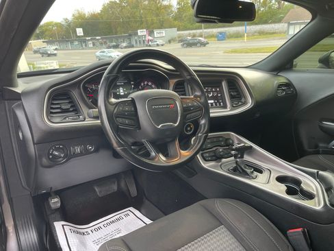 Used 2021 Dodge Challenger SXT image 7