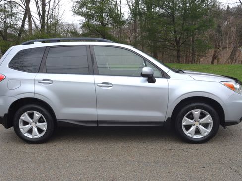 Used 2016 Subaru Forester 2.5i Premium image 5