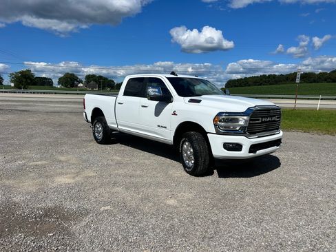 Used 2024 RAM 2500 4x4 Crew Cab Laramie image 2