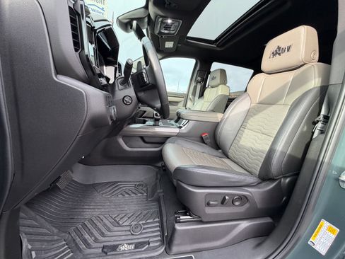 Used 2025 Chevrolet Silverado 1500 ZR2 image 12