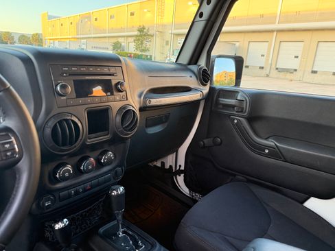 Used 2015 Jeep Wrangler Sport AWD/4WD image 61