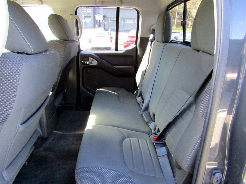 Used 2014 Nissan Frontier 4x4 Crew Cab PRO-4X image 23
