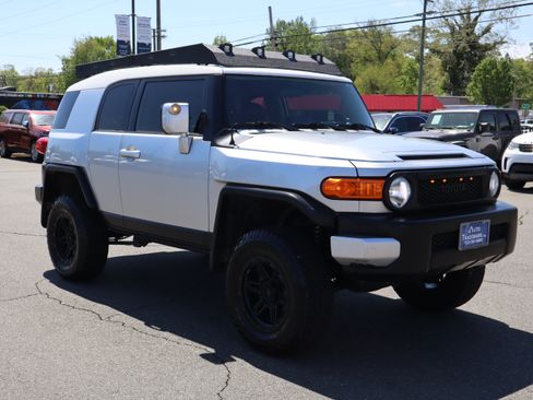 Used 2008 Toyota FJ Cruiser image 10