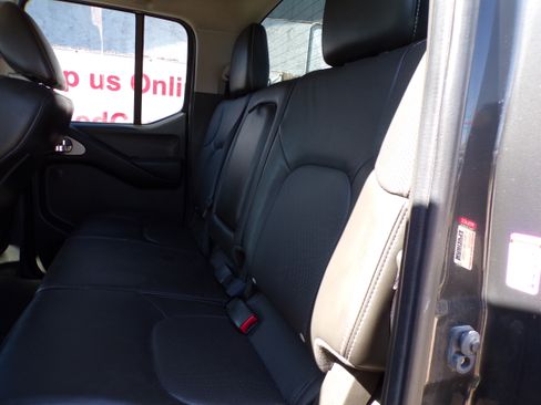 Used 2013 Nissan Frontier PRO-4X image 7