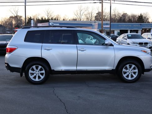 Used 2013 Toyota Highlander LE Plus image 9