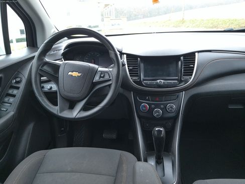 Used 2019 Chevrolet Trax LS image 7