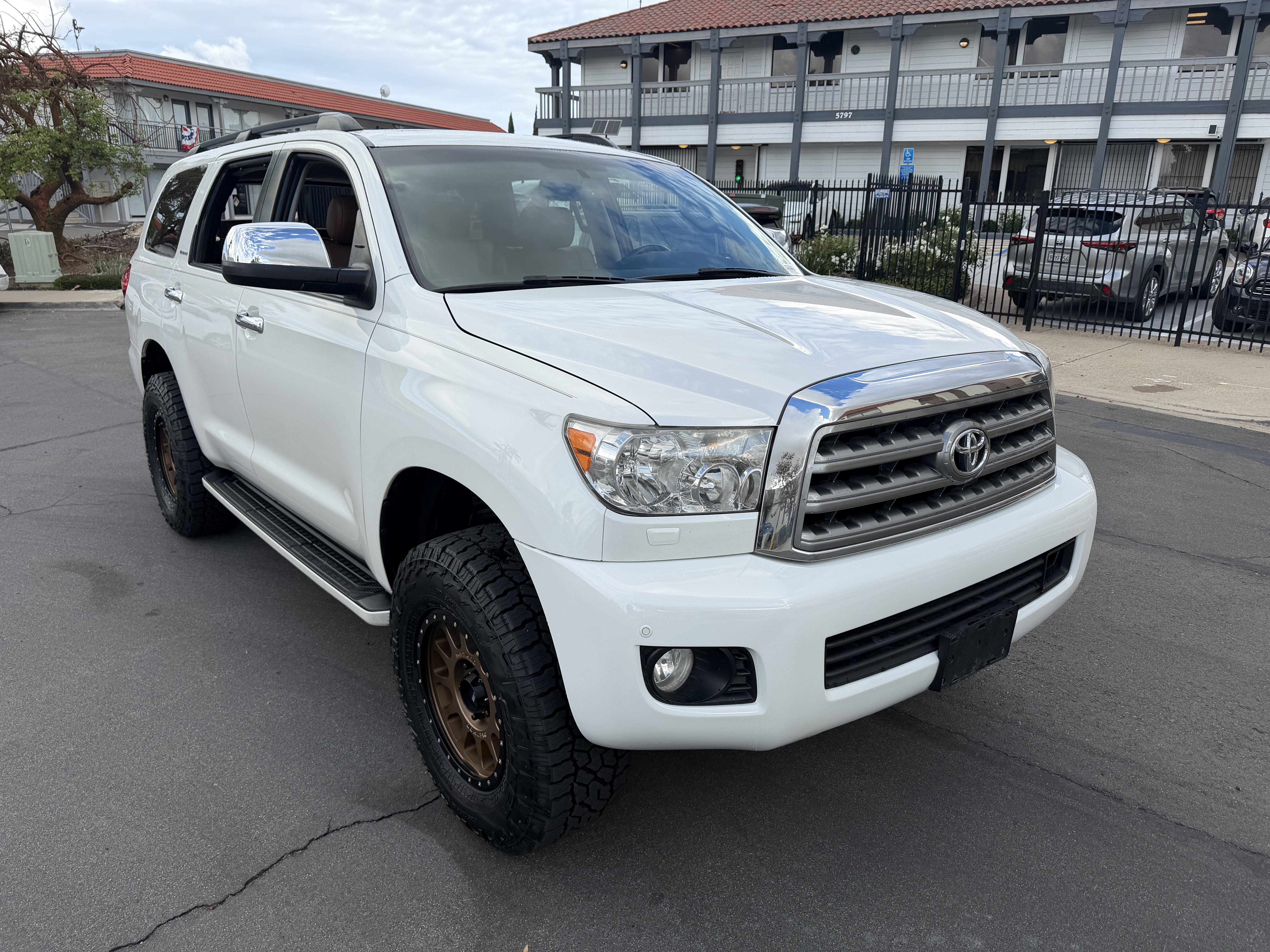 Used 2014 Toyota Sequoia 4WD Platinum image 14