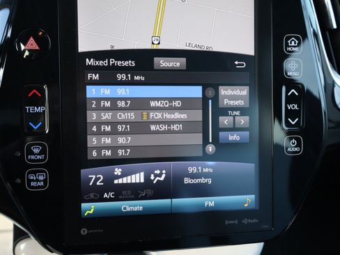 Used 2019 Toyota Prius Prime Premium image 29