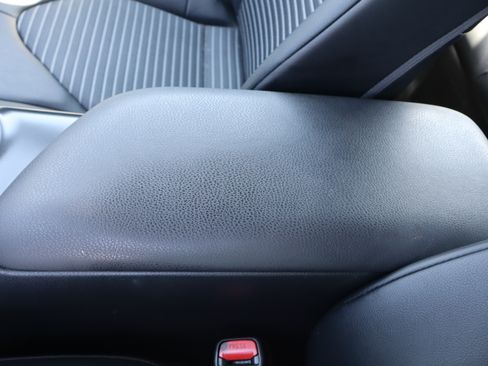 Used 2020 Toyota Camry SE image 30