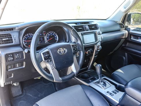 Used 2017 Toyota 4Runner SR5 Premium image 15