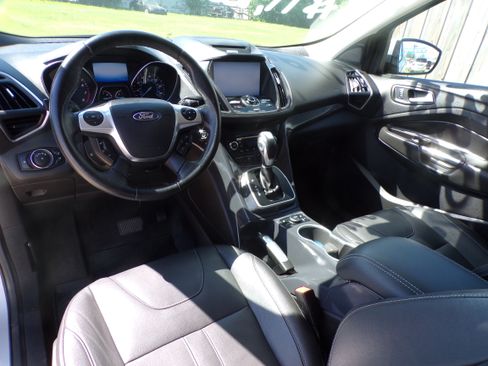 Used 2013 Ford Escape 4WD Titanium image 9