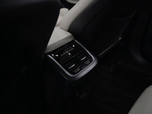 Used 2020 Volvo XC90 T6 R-Design image 50