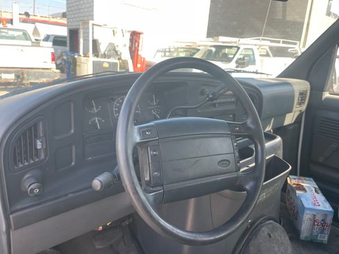 Used 1996 Ford E-150 and Econoline 150 image 9