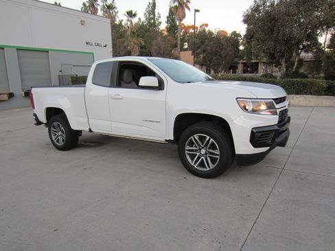 Used 2021 Chevrolet Colorado LT image 1
