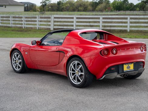 Used 2005 Lotus Elise image 8