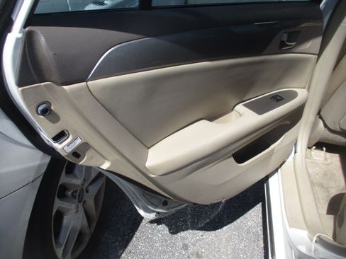 Used 2005 Toyota Avalon XLE image 13