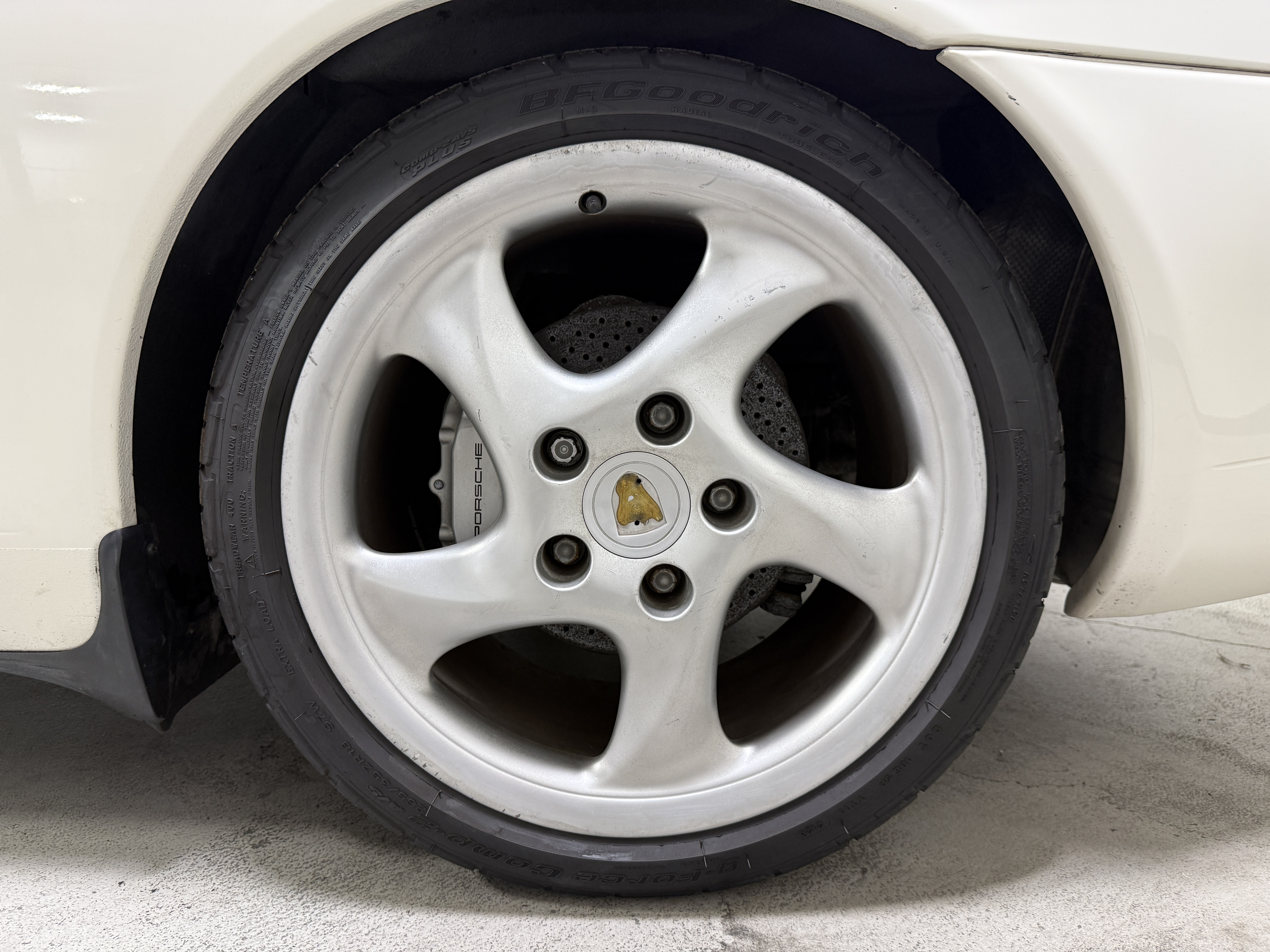 Used 2001 Porsche 911 Carrera 4 Cabriolet AWD/4WD image 16