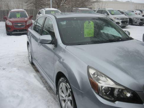 Used 2013 Subaru Legacy 2.5i Limited image 3