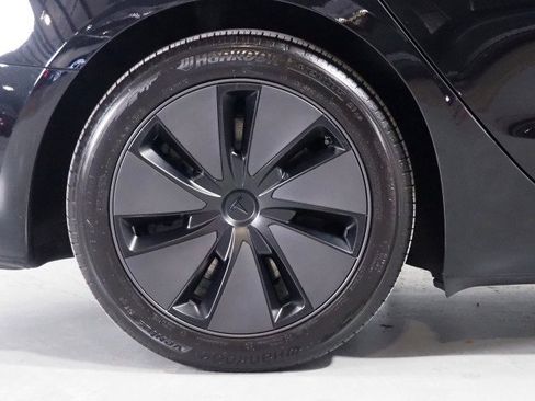 Used 2025 Tesla Model 3 Long Range image 49