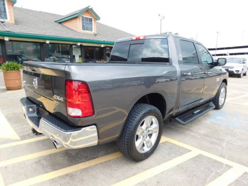 Used 2018 RAM 1500 4x4 Crew Cab Big Horn image 8
