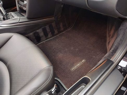 Used 2009 Porsche 911 Carrera 4S image 36