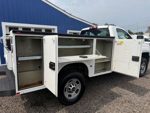 Used 2018 Chevrolet Silverado 2500 4x4 Regular Cab image 8