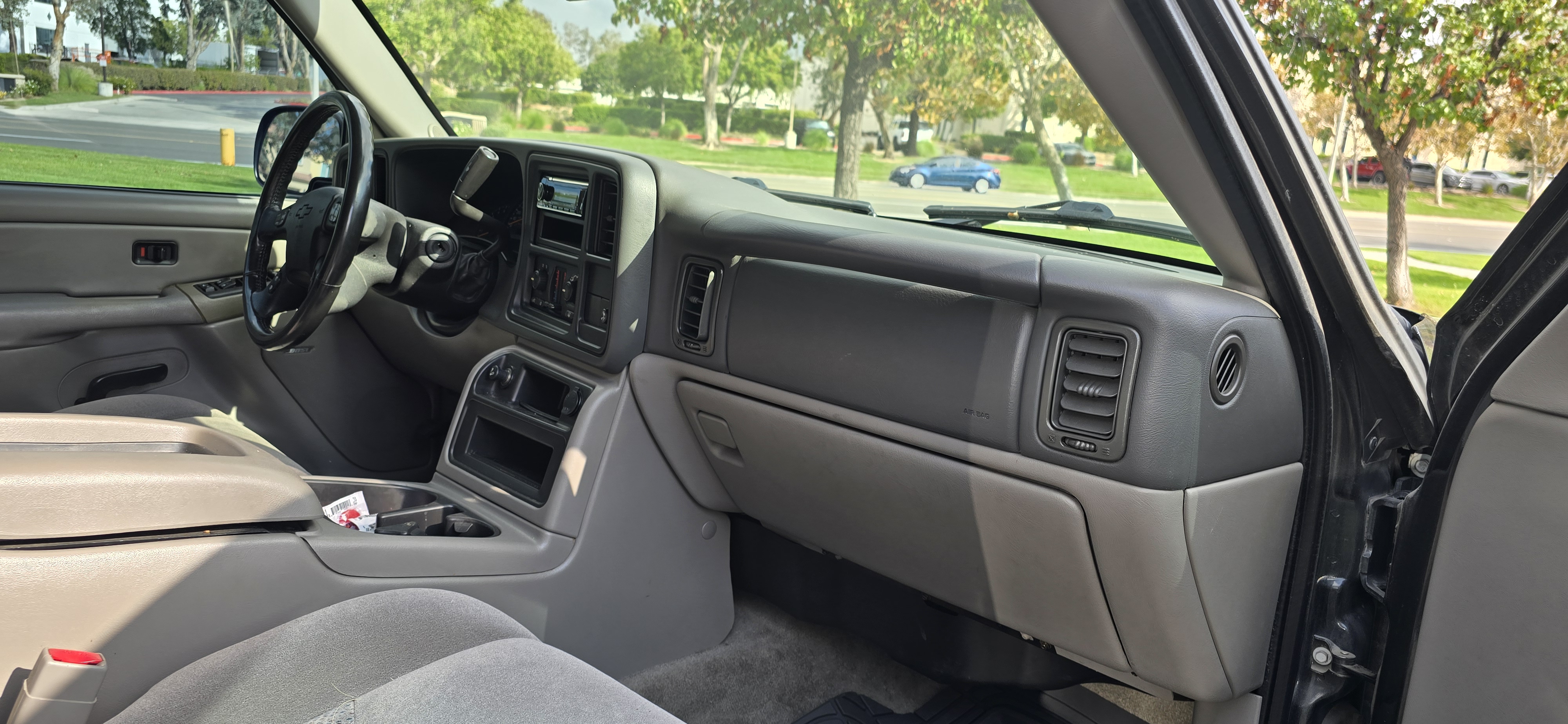 Used 2004 Chevrolet Tahoe 2WD image 28