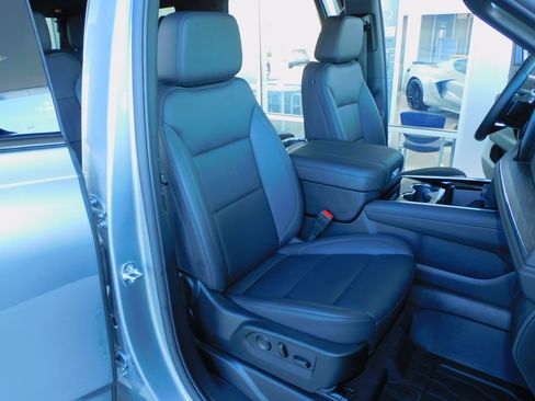 Used 2025 Chevrolet Tahoe Z71 image 11