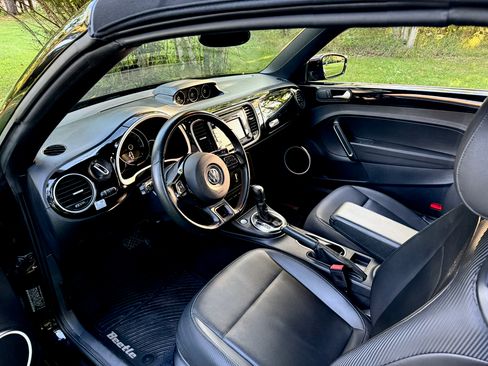 Used 2013 Volkswagen Beetle TDI Convertible FWD image 30