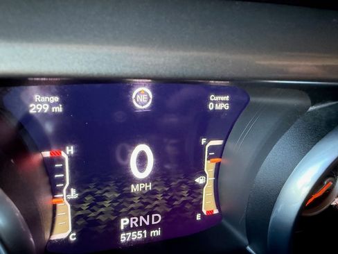 Used 2017 Jeep Cherokee Trailhawk image 10