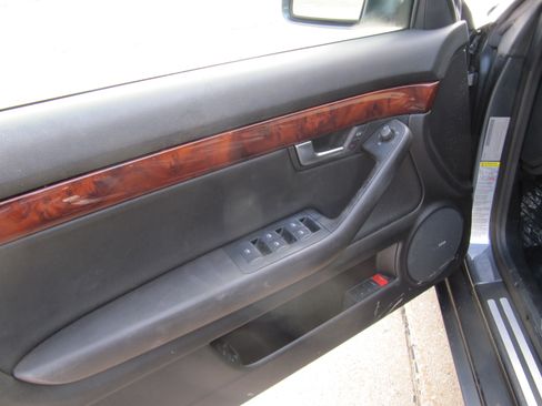 Used 2008 Audi A4 3.2 Prestige image 9