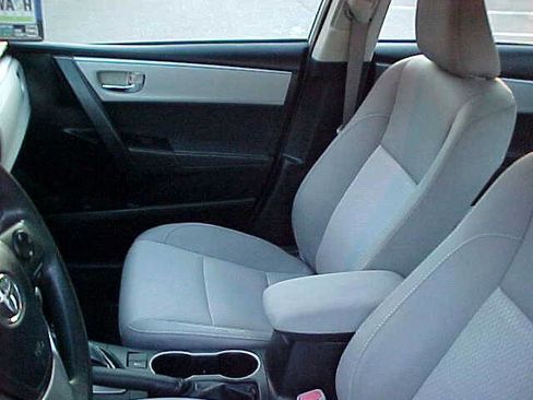 Used 2014 Toyota Corolla LE image 19