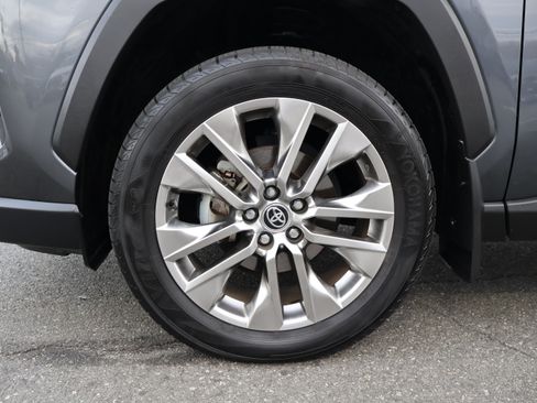 Used 2022 Toyota RAV4 Limited image 32